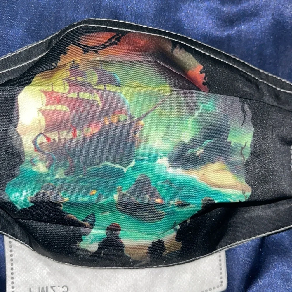 New Sea of Thieves face mask